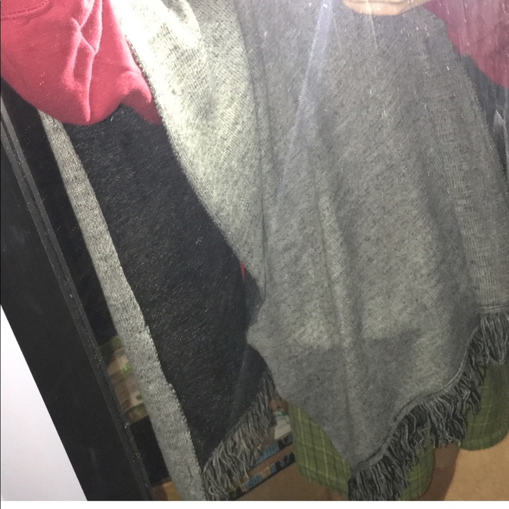 Sweater Shaw - Picture 4 of 4